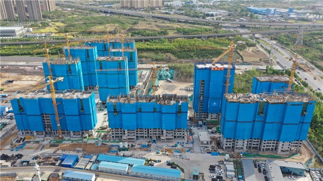 郑州二七区侯寨新镇区安置区项目圆满封顶